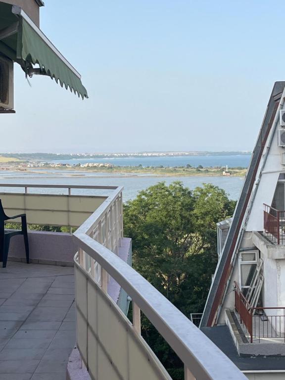 Apartment Happy Holiday 2 بورغاس المظهر الخارجي الصورة